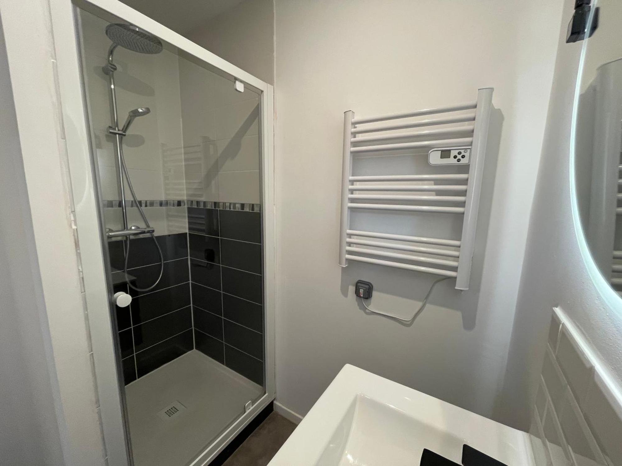 Les 3 Suites - 6 Personnes - 3 Chambres Avec Sdb Privatives Lens Exterior photo